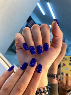 46 Blue short nails